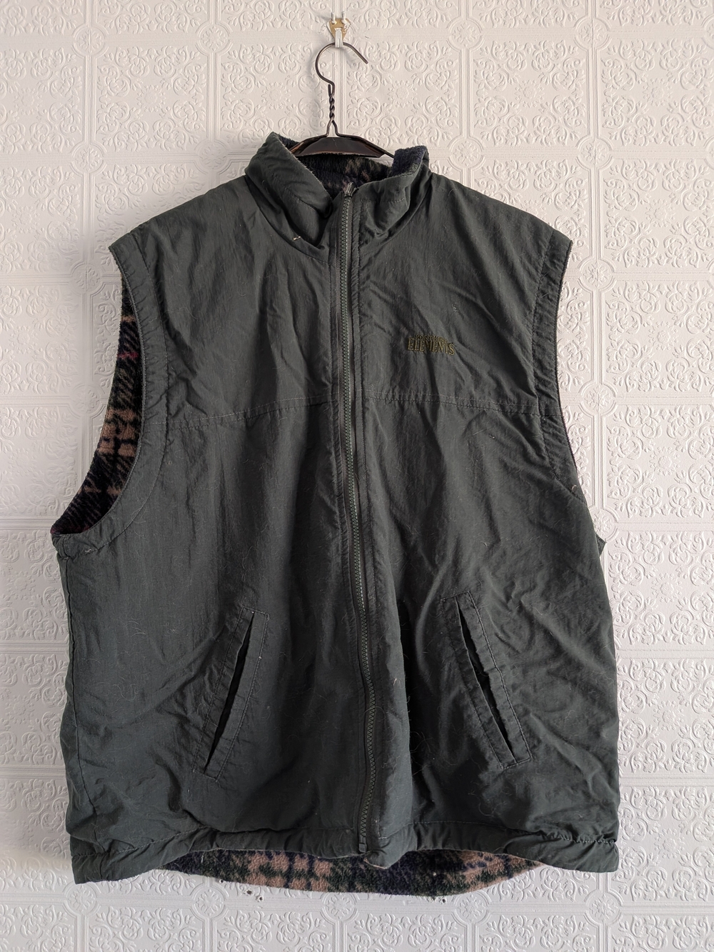 Northern Elements Men's Reversible Vest - Dark Green